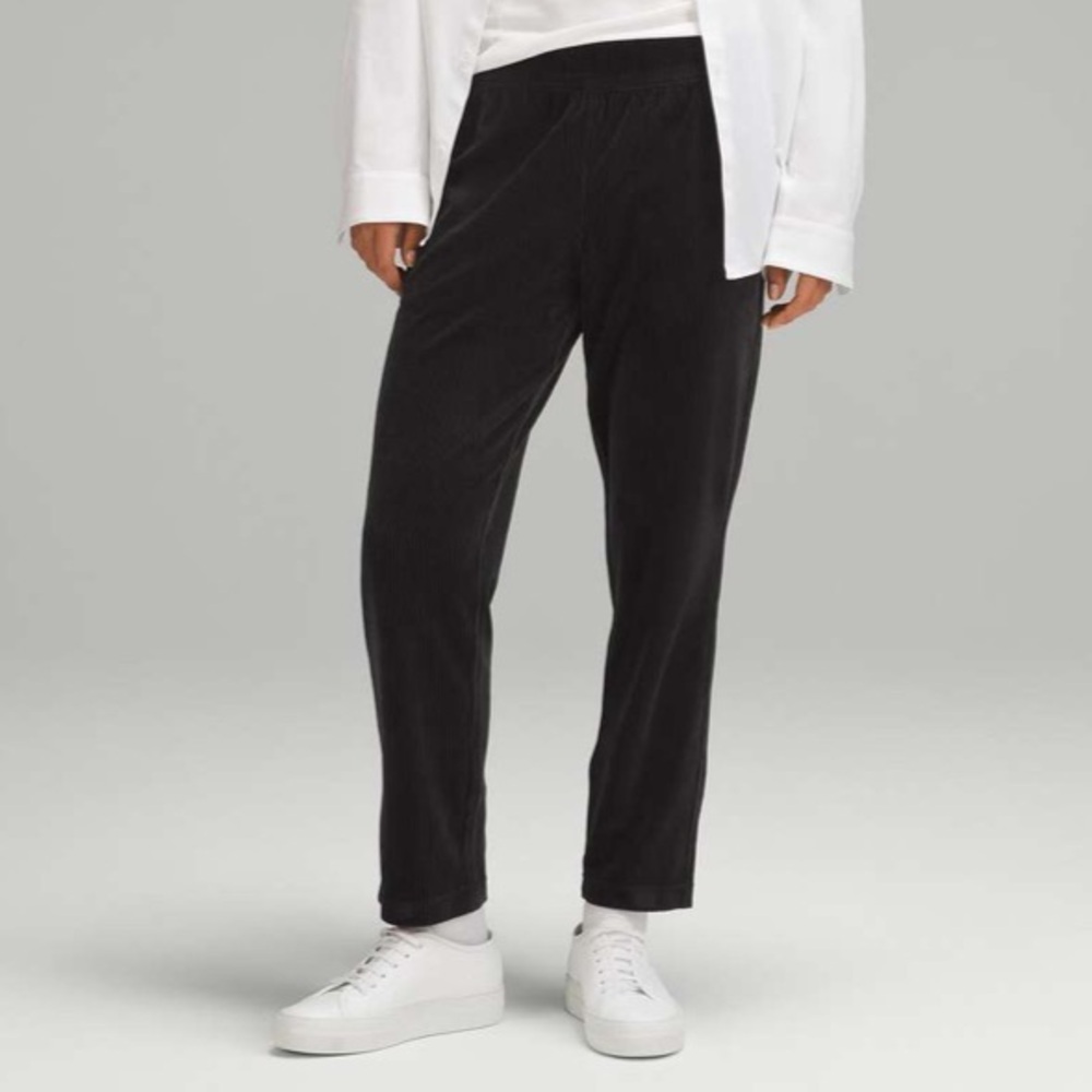 Lululemon Scuba Mid-Rise Wide-Leg Pant 7/8 Length *Velvet Cord - Black - Size 6